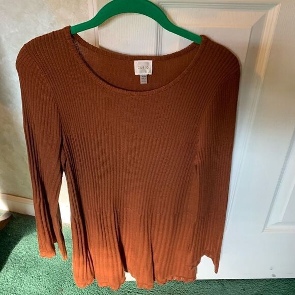Light ribbed sweater with slightly wide sleeves - Picture 1 of 4